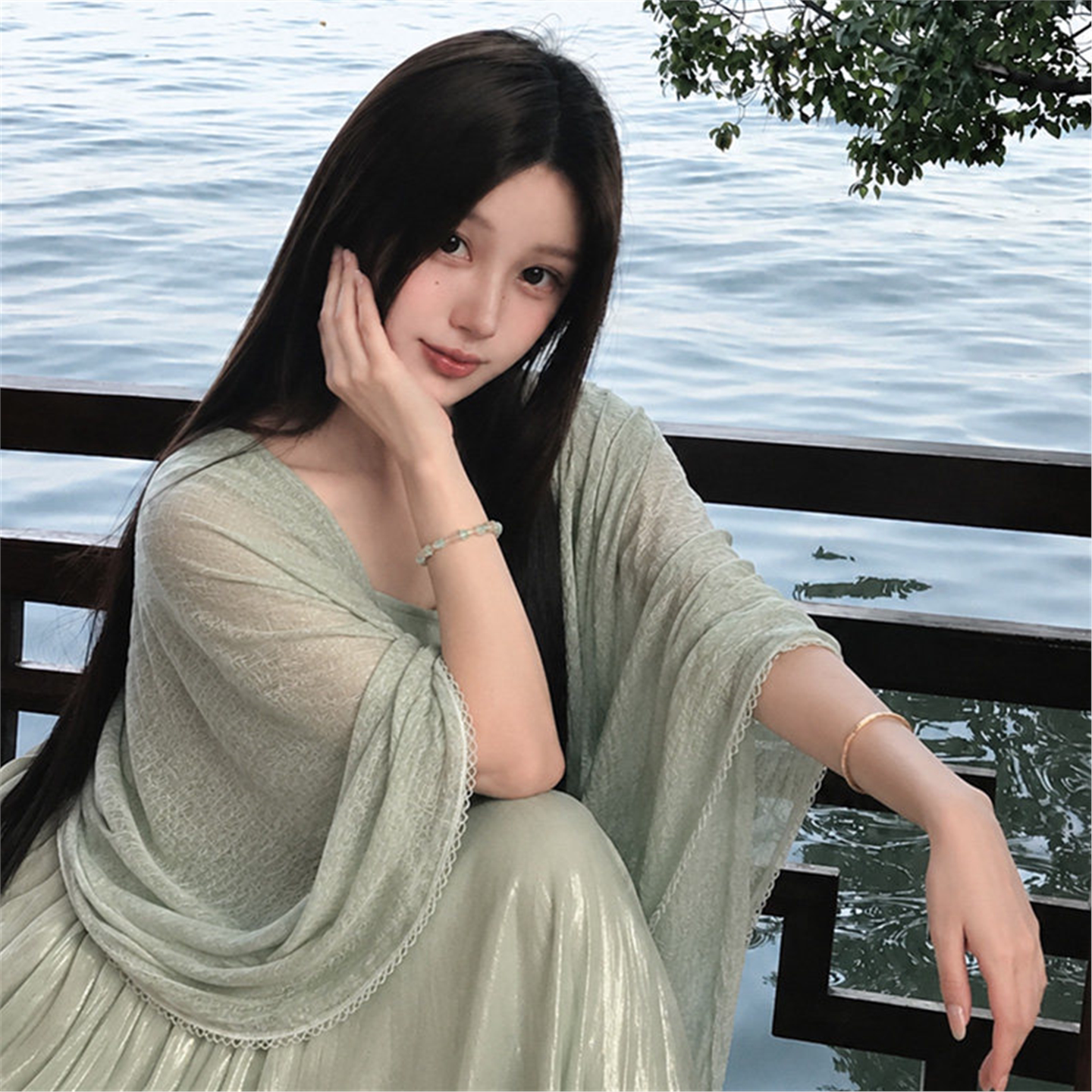 绿色丝巾披肩女2026薄款棉麻高级感空调房旅游大尺寸拍照出片外搭