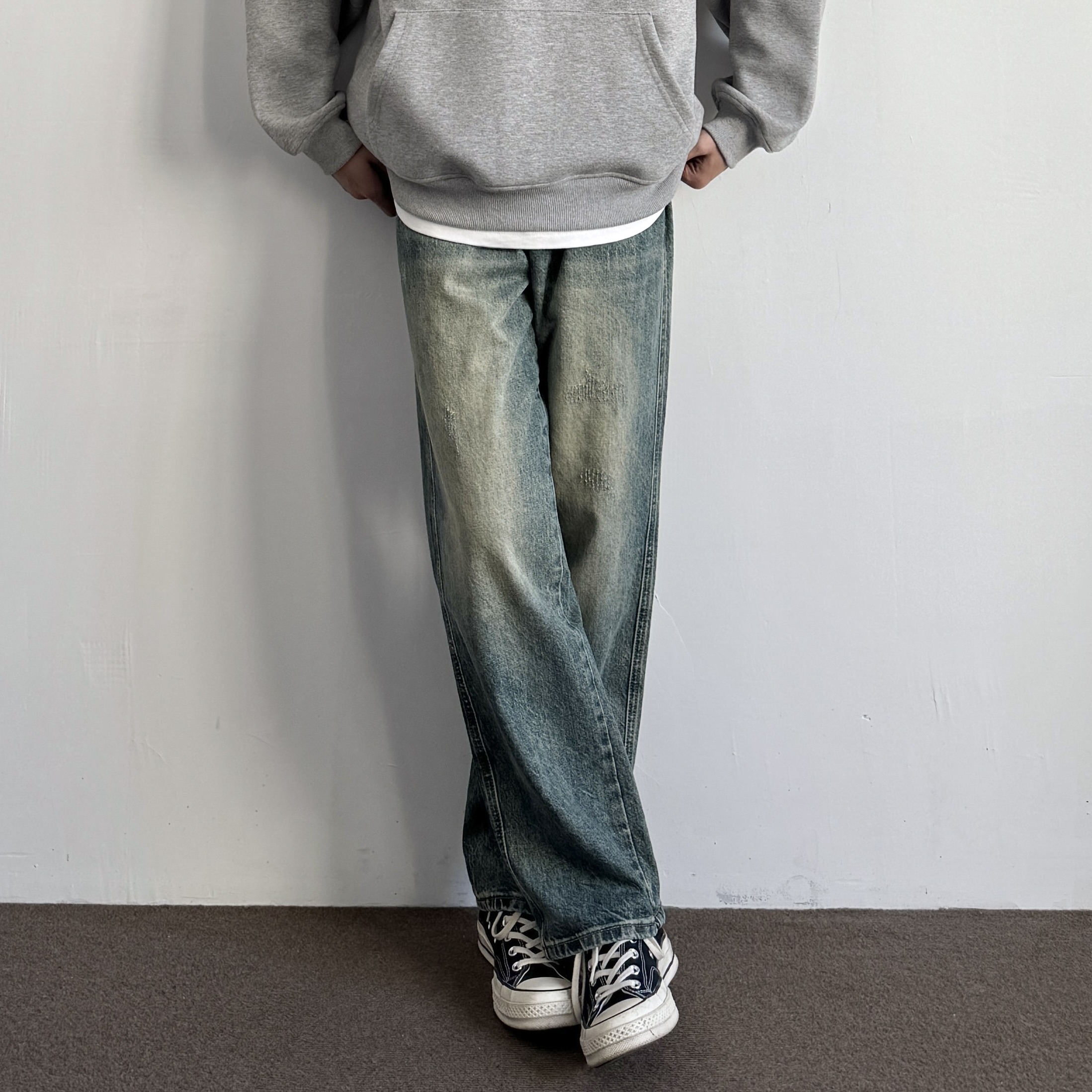 水洗做旧复古绿宽松直筒牛仔裤