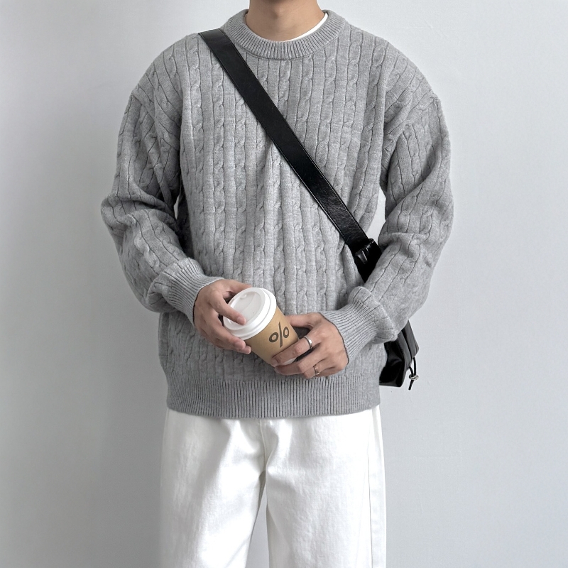 ONUN美式复古绞花圆领毛衣