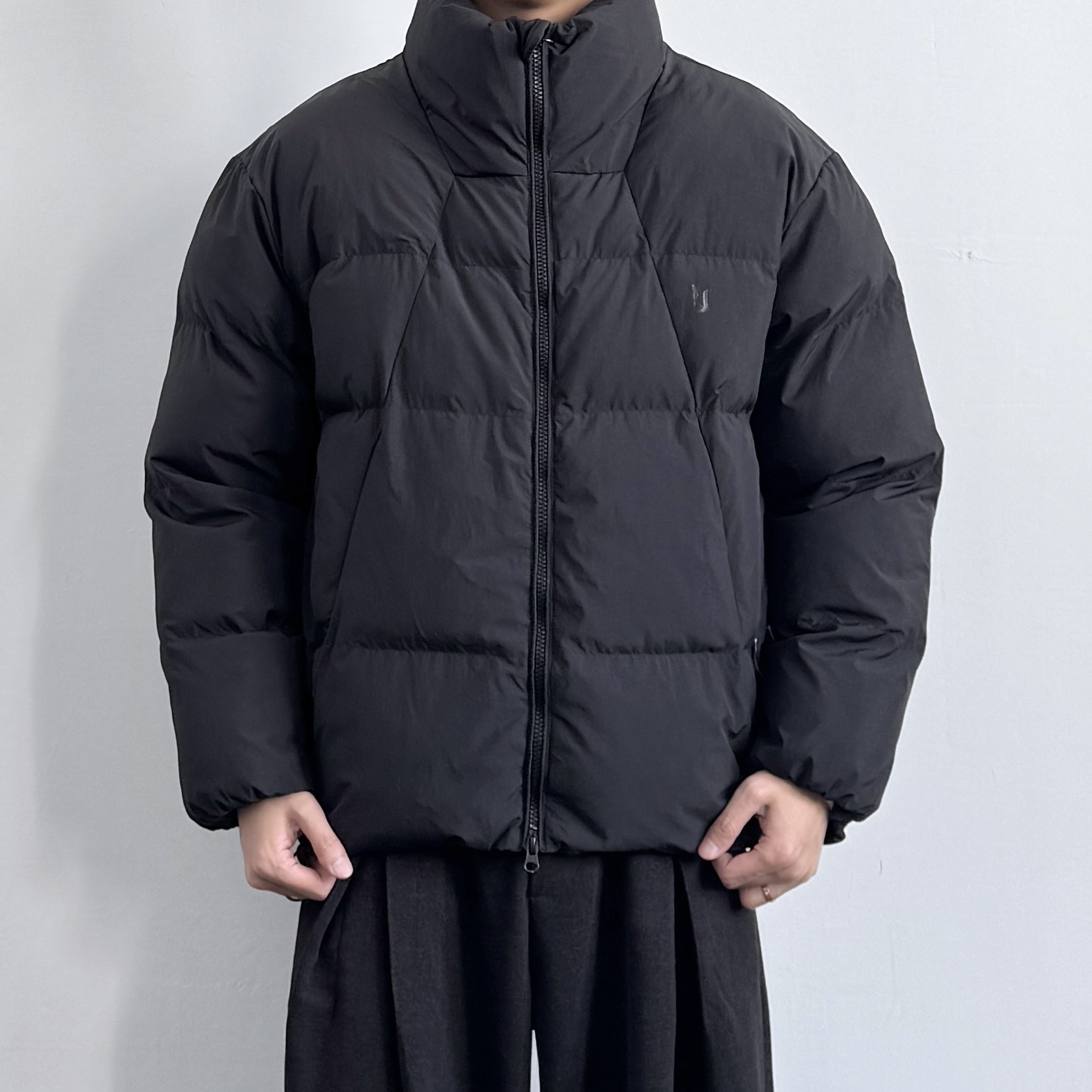 ONUN复古分割设计防风立领棉服