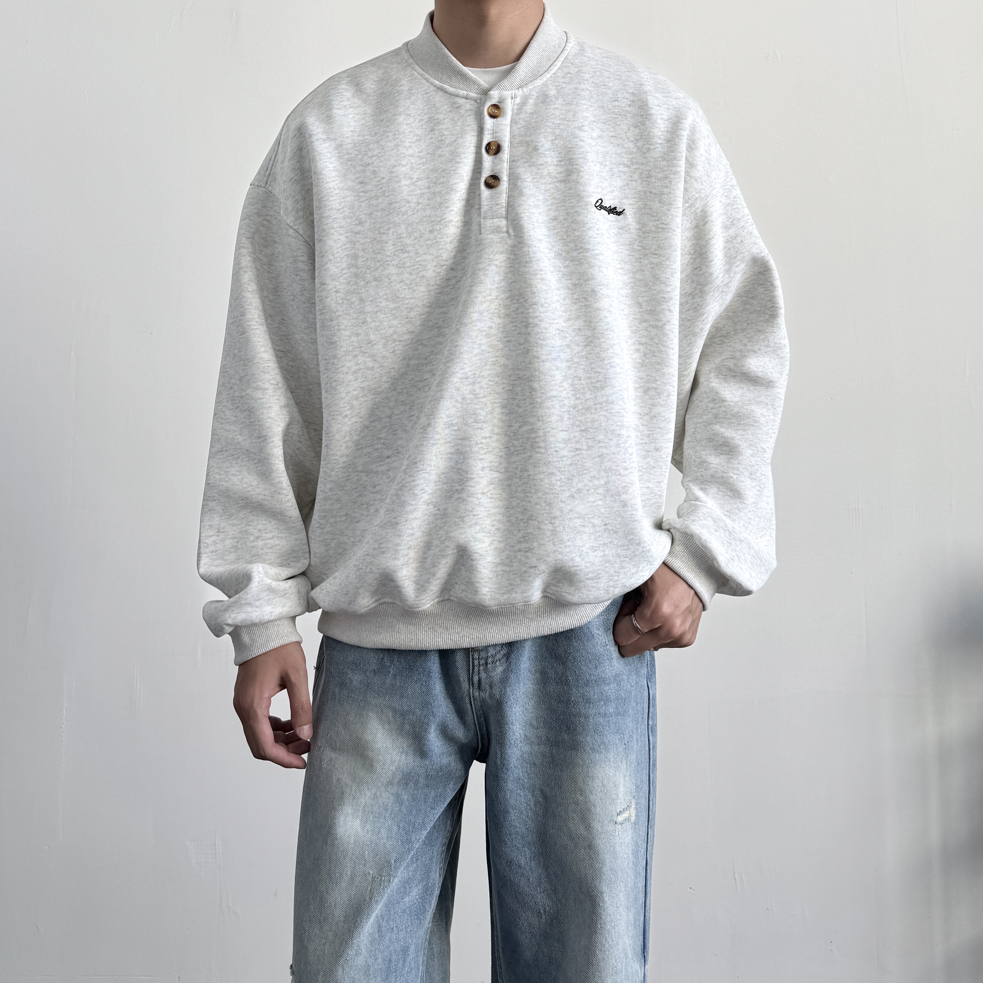 ONUN美式字母刺绣亨利领卫衣长袖