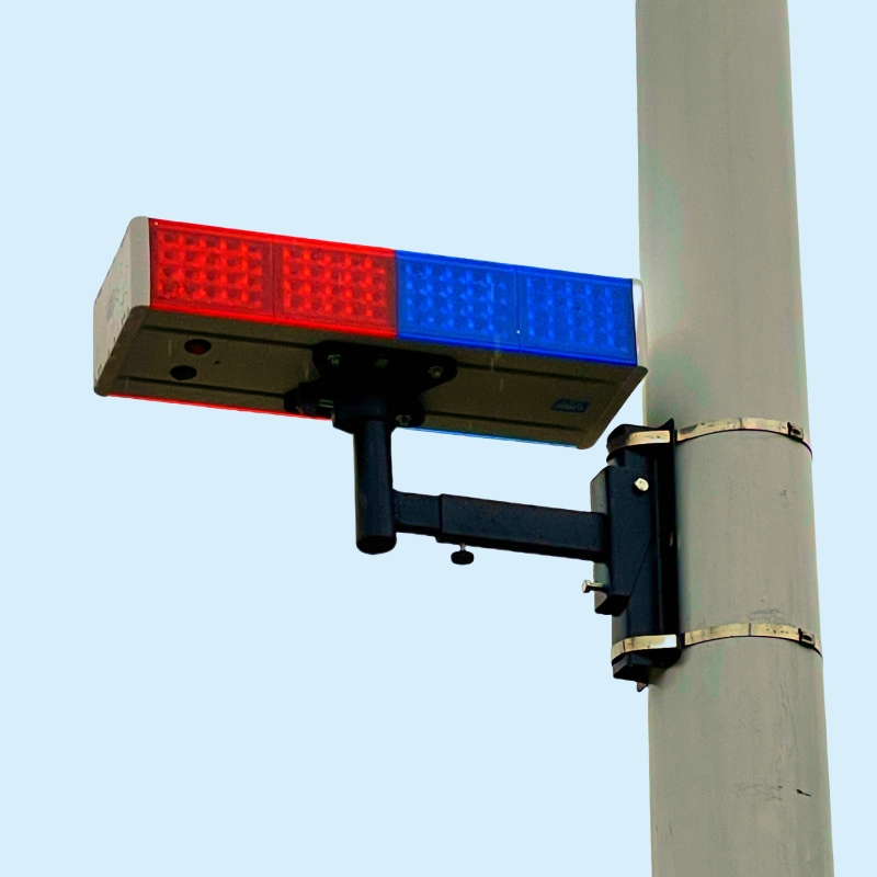 挂墙面红蓝led爆闪灯壁挂式强光频闪灯绑杆式太阳能一体式闪爆灯