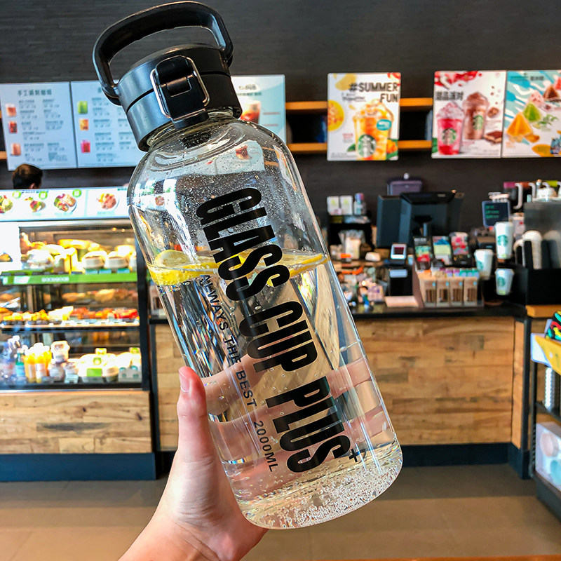 ~潮流超大容量玻璃水杯带杯套2L运动透明水壶Q男女便携耐热茶隔i.