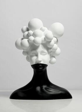现代简约黑白女人物雕塑树脂摆件样板房间客厅玄关柜艺术软装饰品