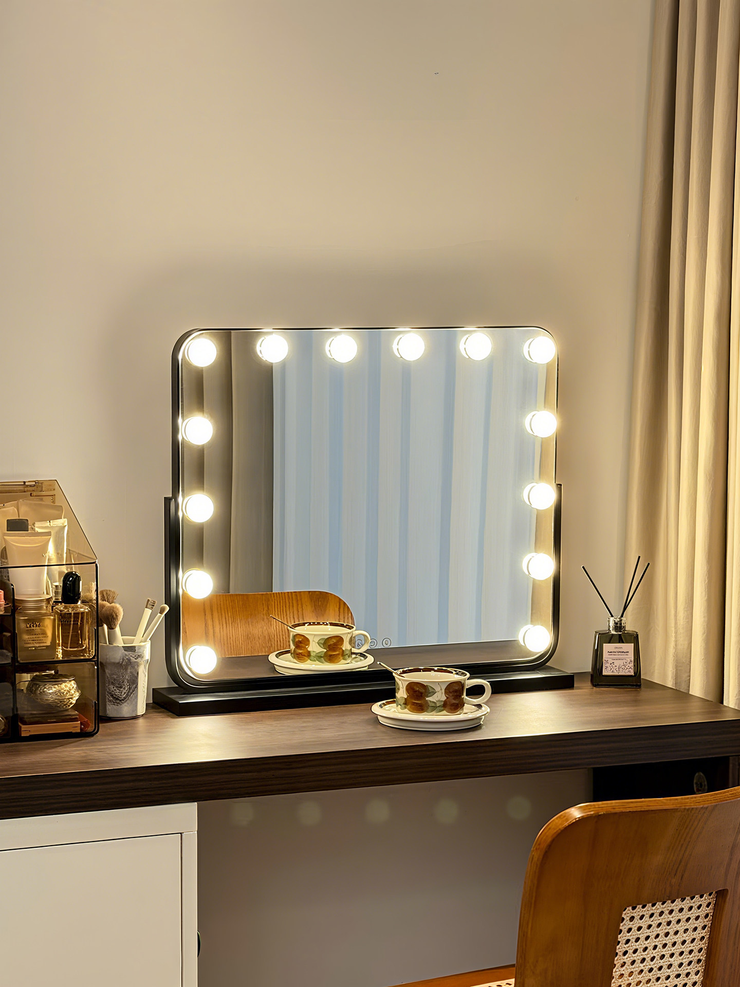 梳妆镜台式桌面梳妆台大镜子美妆镜轻奢高级感led带灯高端化妆镜