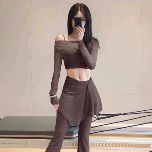 芊美瑜伽服女2026新款普拉提训练服套装健身运动带瑜伽屁帘裤喇叭
