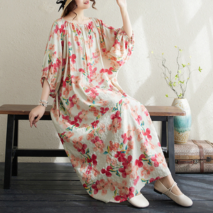 超火减龄碎花连衣裙女夏2026新款十三行妈妈棉麻高端宽松度假裙子