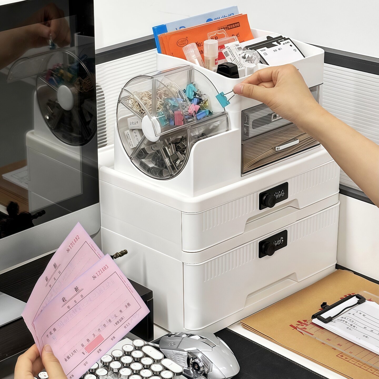 桌面收纳盒高级感办公用品整理盒多功能抽屉式隐私文件带锁收纳箱