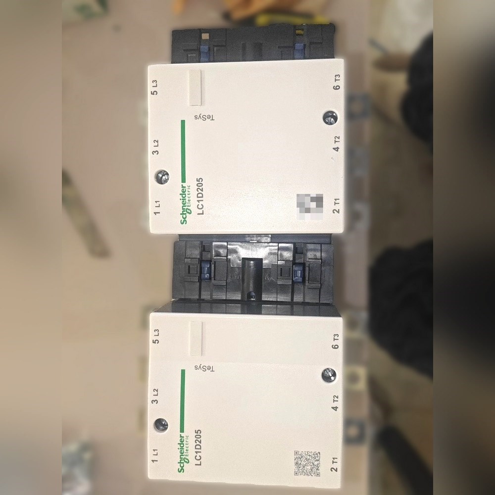 施耐德LC1D205M7C接触器两台一台未使用一台仅 议价