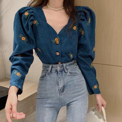 复古v领刺绣花朵长袖衬衫女设计感小众2026秋季新款气质短款上衣