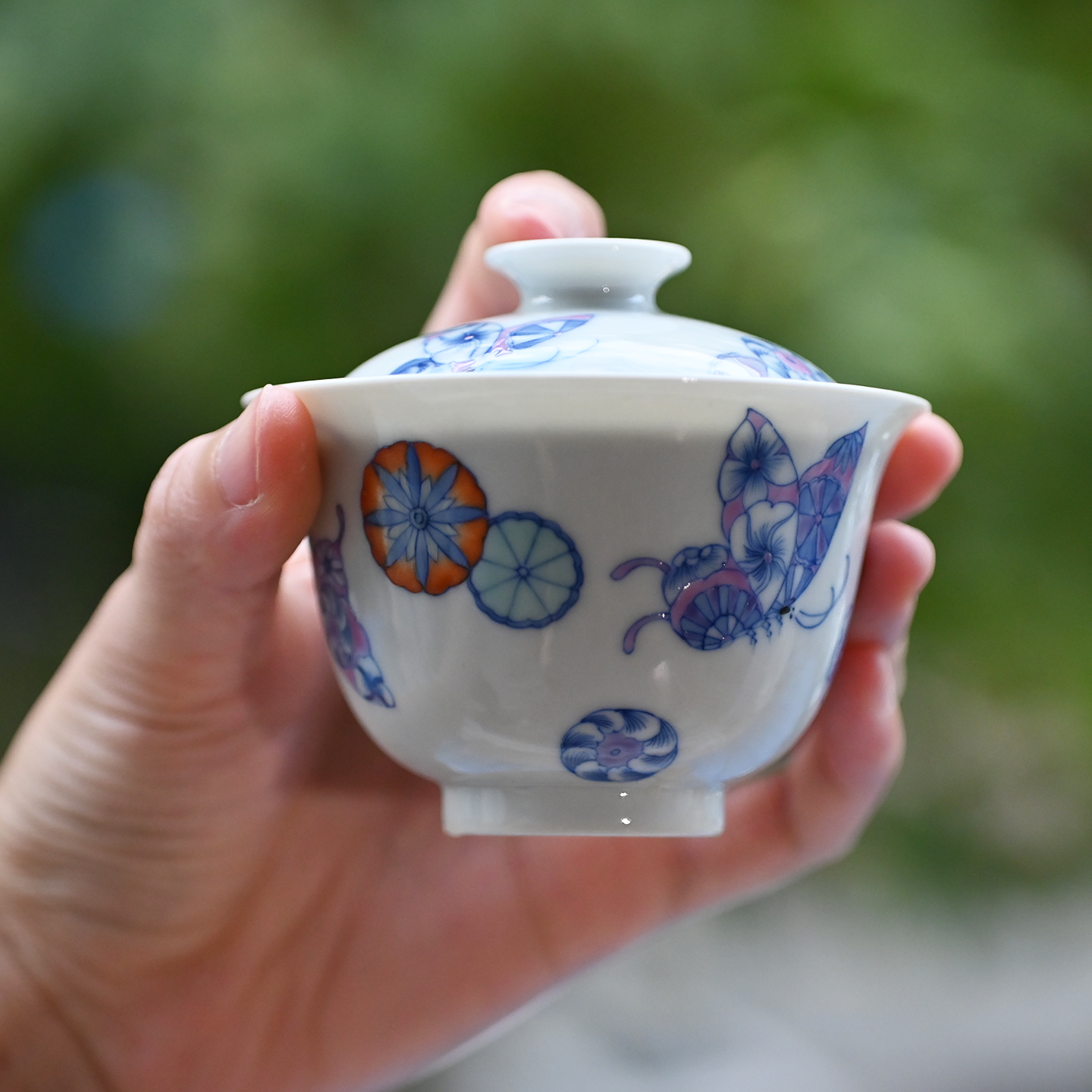 青花斗彩蝶恋皮球花盖碗140ml