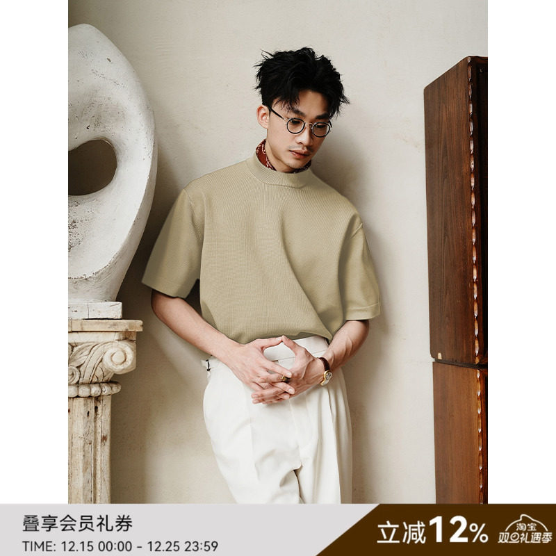 纯色圆领宽松直筒针织T恤