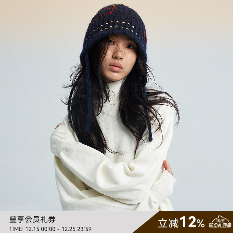 SAME FLOW 红色纽扣手工线迹撞色设计亮点质感保暖耐磨盆栽帽