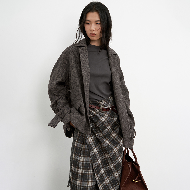 SAMEFLOW 自然触感穿孔腰带斜纹纱线细腻开襟落肩版型羊毛短大衣