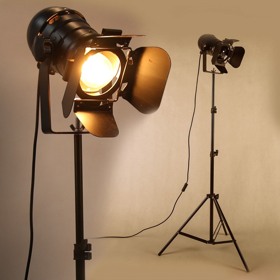 Industrial Bar Creative Studio Retro Tripod Black Floor Lamp