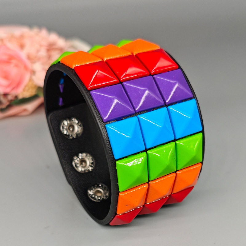 PU手环欧美朋克多彩色四方铆钉皮革手链个性骑行酒吧手带男加宽皮,饰品/流行首饰/时尚饰品新,手链,淘宝优惠券,粉丝福利购,淘宝优惠卷