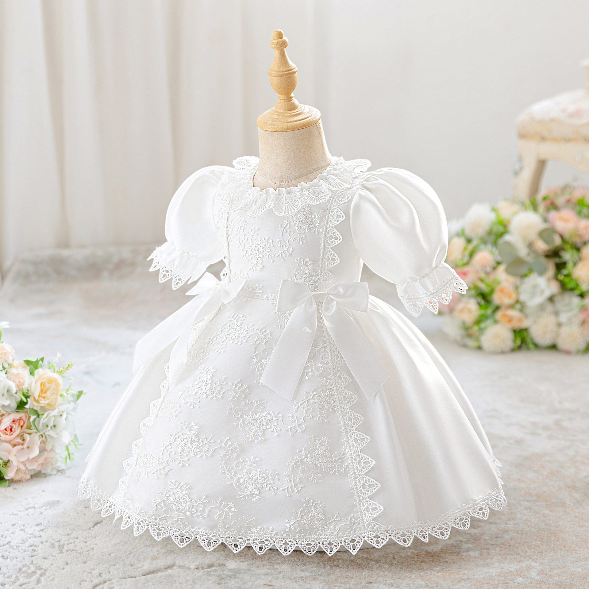 女宝宝周岁礼服夏季婴儿百天公主裙女婴连衣裙2026童裙蕾丝绣花裙