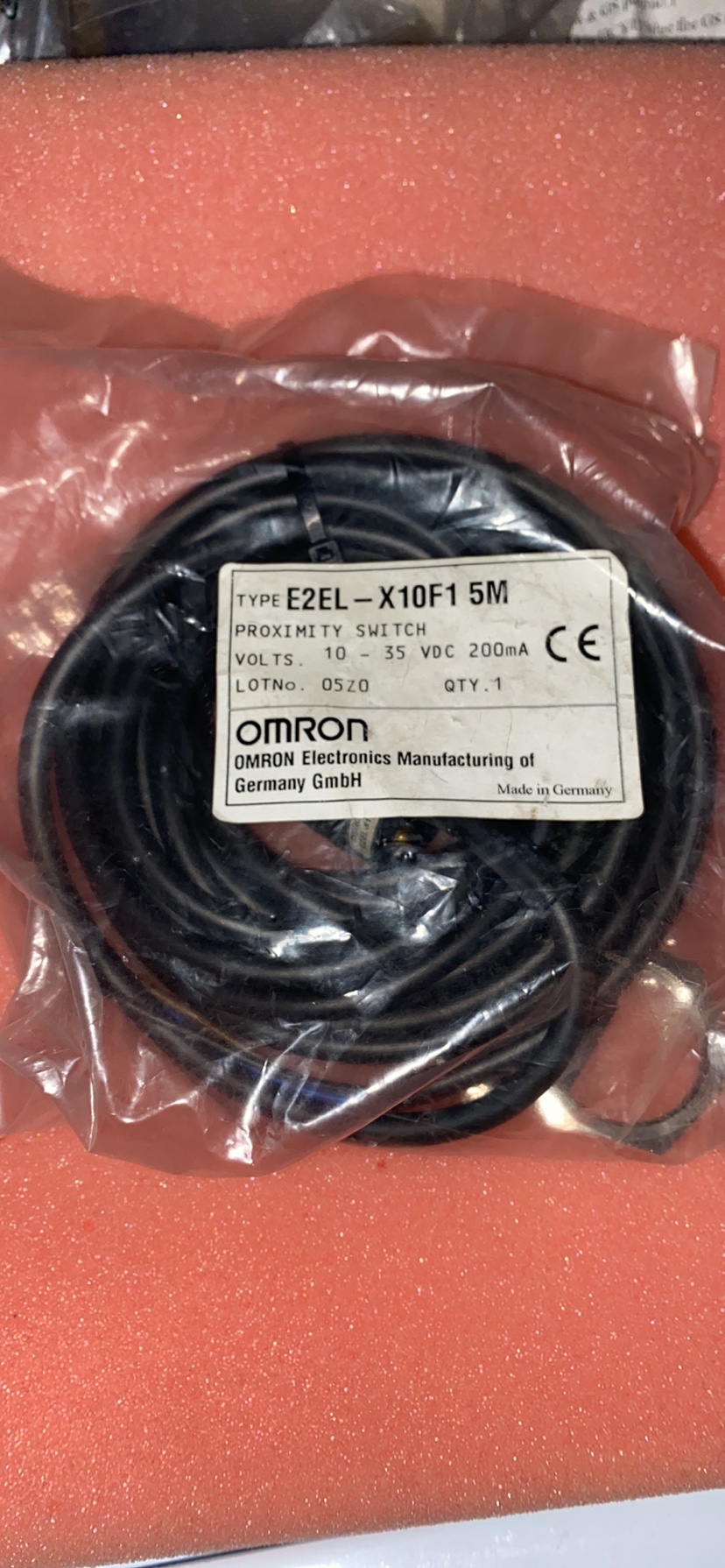OMRON TYPE E2EL - X10F1 5M 接近传感器现货议价
