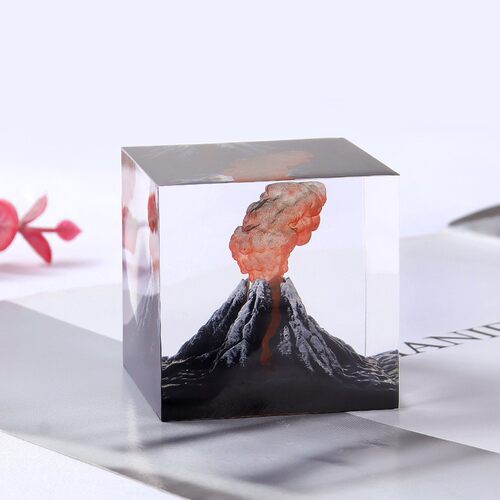 治愈系侏罗纪火山喷发桌面创意办