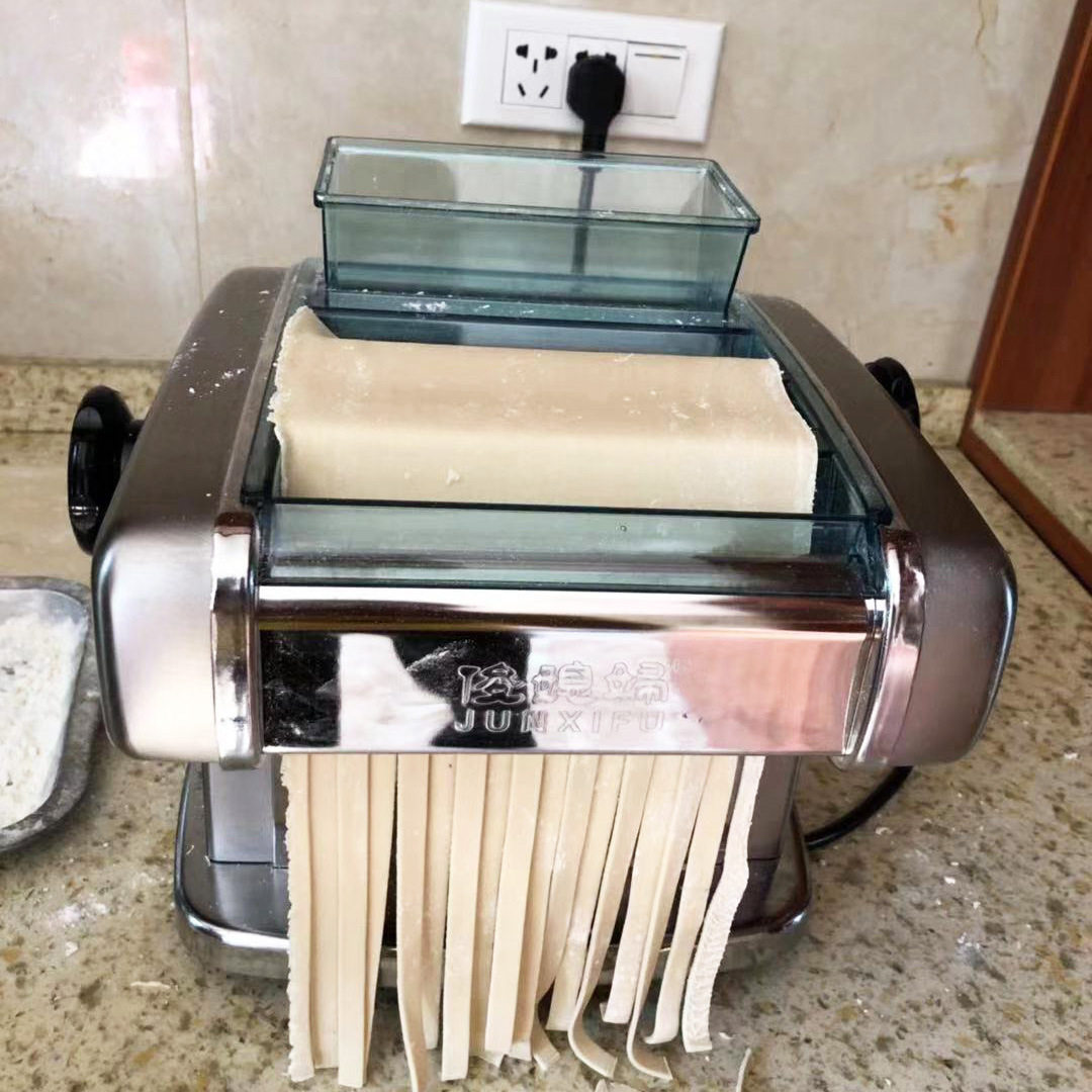 俊媳妇家用面条机四刀小型电动压面机不锈钢擀面机多功能饺子皮机