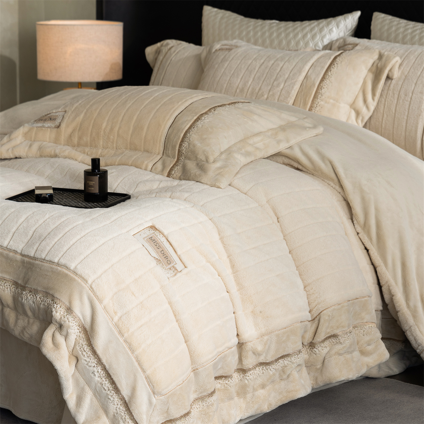 2025新款A类兔绒压花+全消光牛奶绒四件套加绒加厚高端轻奢被套罩