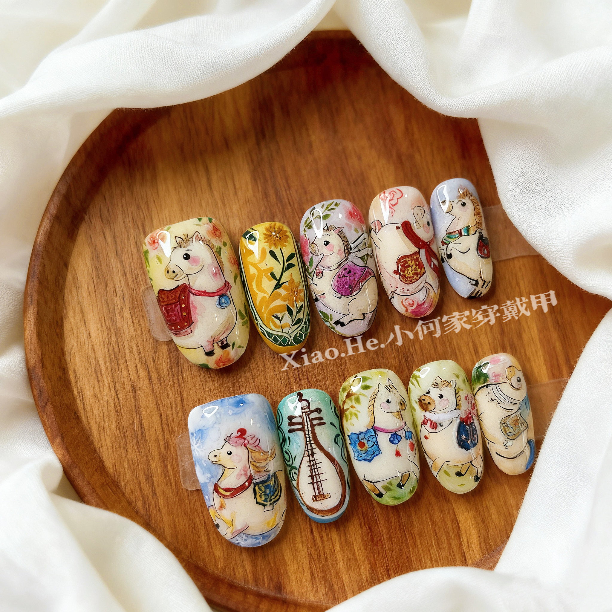 LY【 八骏图 】小何家纯手工穿戴甲·高级手绘美甲贴片,商务/设计服务,礼品定制,淘宝优惠券,粉丝福利购,淘宝优惠卷