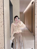 露脐刺绣短款 喇叭袖 俏皮叠穿上衣 温柔甜美蕾丝花边领衬衫 早秋法式