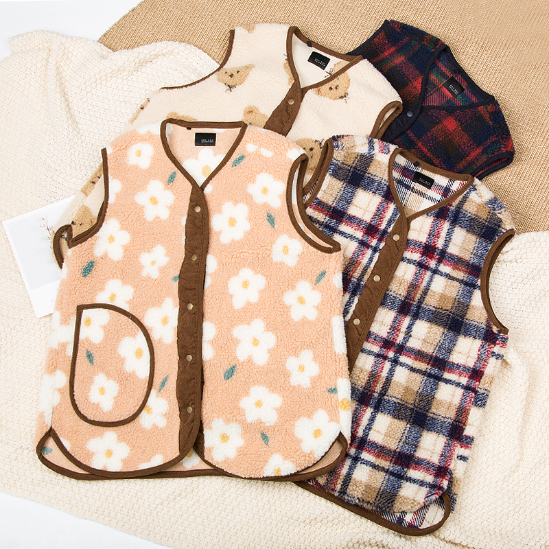 单排扣日系常规款女士羊羔绒马甲