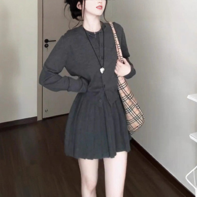 初秋韩系高级感灰色针织套装女秋冬2025新款小个子穿搭一整套
