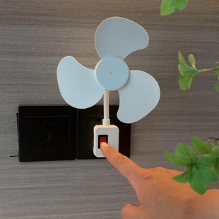 小旋风插座风扇一体式 迷你小风扇家用厨房大风力万向灯头插座风扇