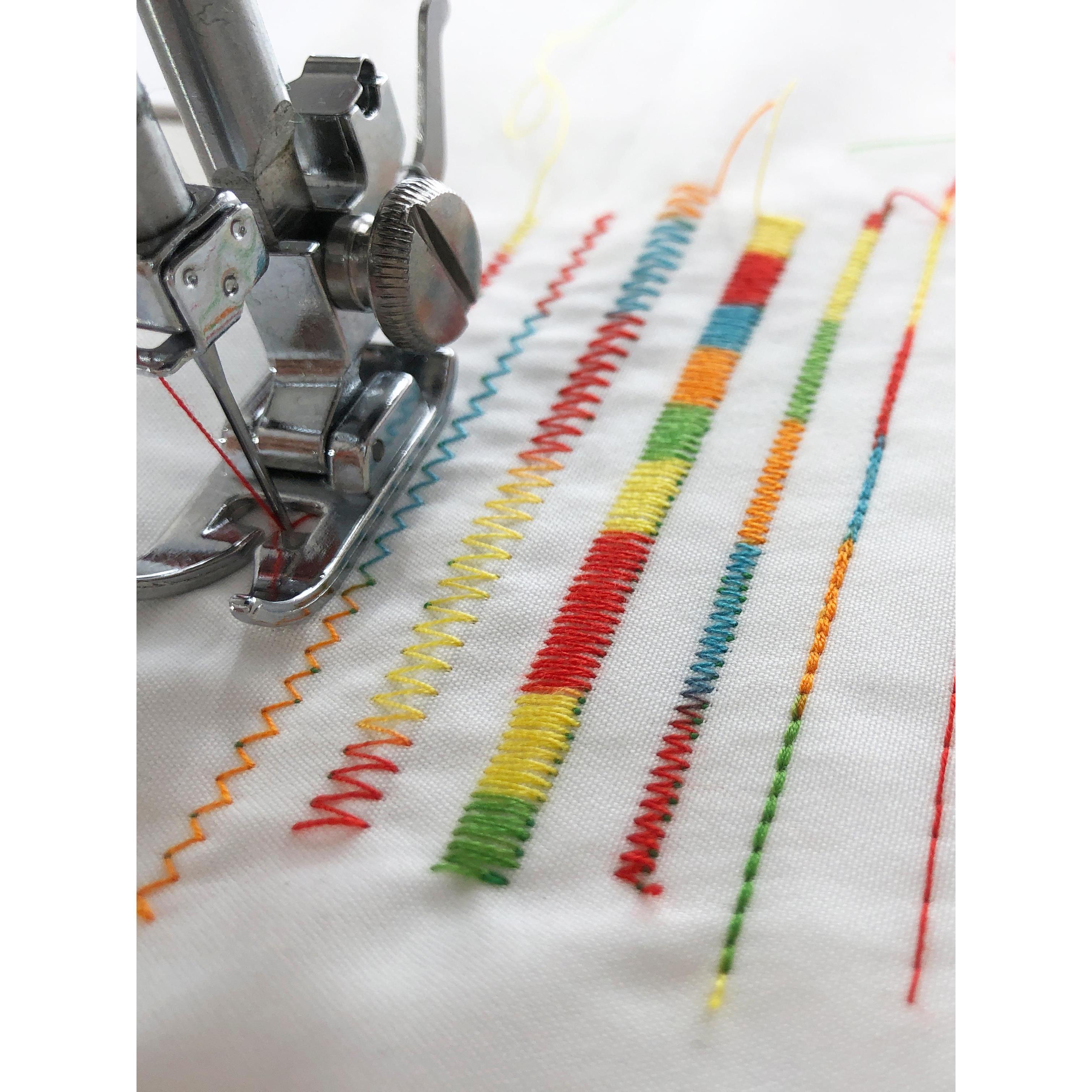 MEKKA麦嘉缝纫机MK622家用小型电动多功能迷你锁边吃厚裁缝衣车