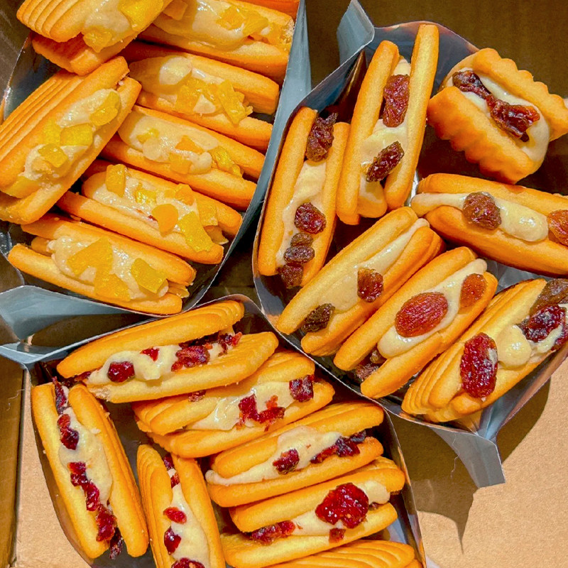 奶呼呼の牛轧奶酥~拉丝夹心饼干 果粒啵啵奶酥曲奇扛饿办公室零食,零食/坚果/特产,中式糕点/新中式糕点,淘宝优惠券,粉丝福利购,淘宝优惠卷