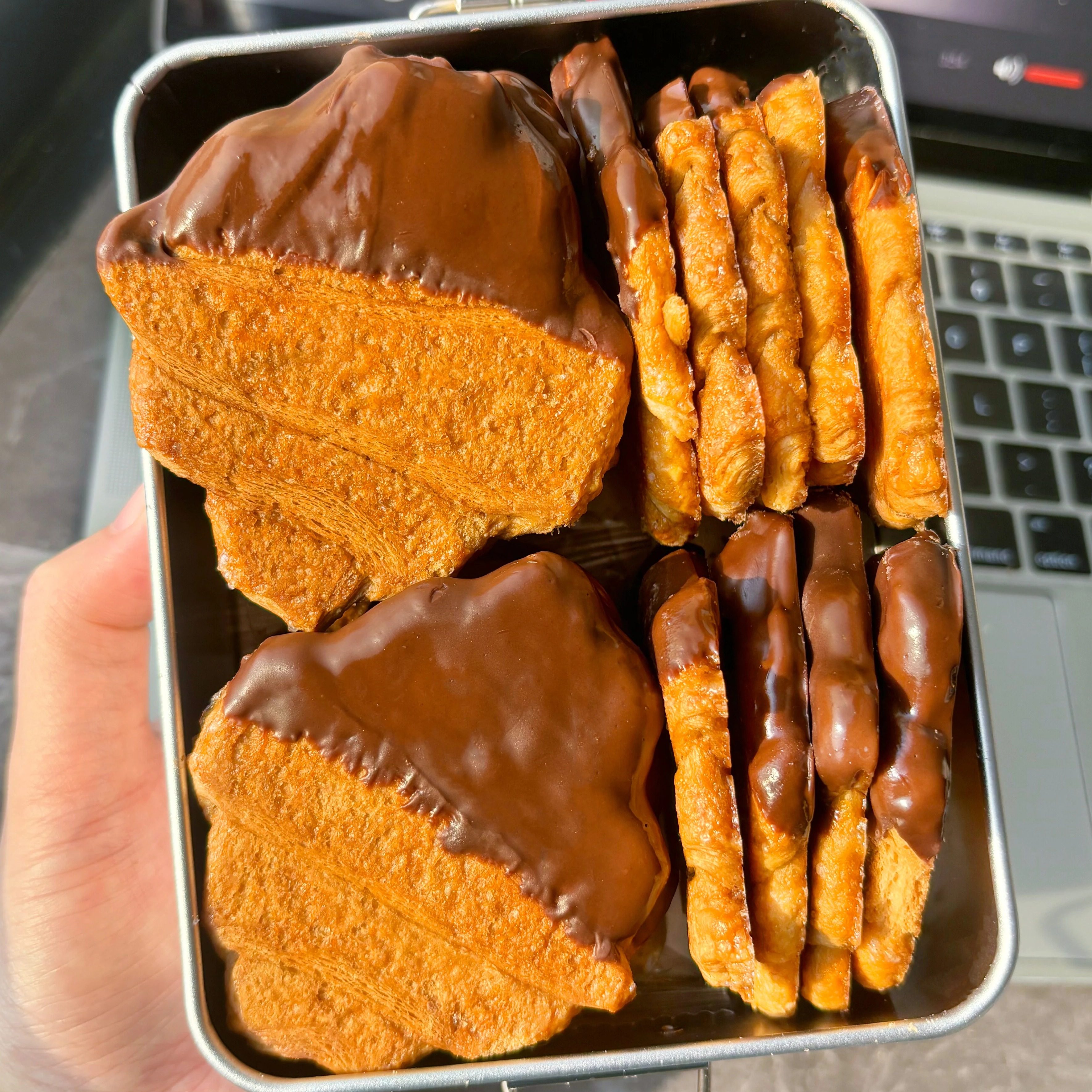 被压扁的可颂！巧克力可颂牛角包早餐法式面包饼干下午茶网红零食,零食/坚果/特产,传统西式糕点,淘宝优惠券,粉丝福利购,淘宝优惠卷