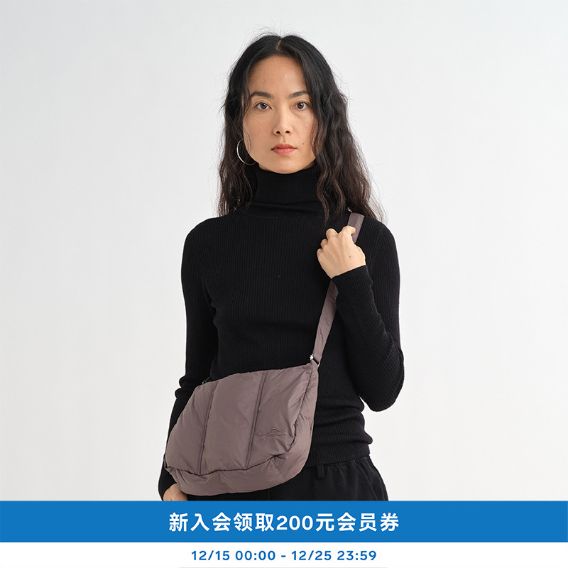 klee klee 冬季回收尼龙羽绒枕头包 斜挎男女通用 K2233BA04