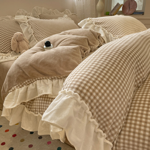 珊瑚绒保暖三件套 简约少女ins韩系花边咖色小格牛奶绒四件套冬季