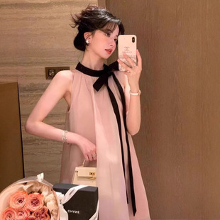 粉色温柔甜美风挂脖连衣裙女夏季海边气质短裙子小个子短款网纱裙
