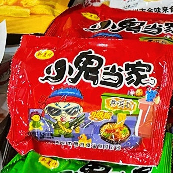 小鬼当家碎碎面干吃面干脆面香辣面8090后儿时怀旧面整 箱批发