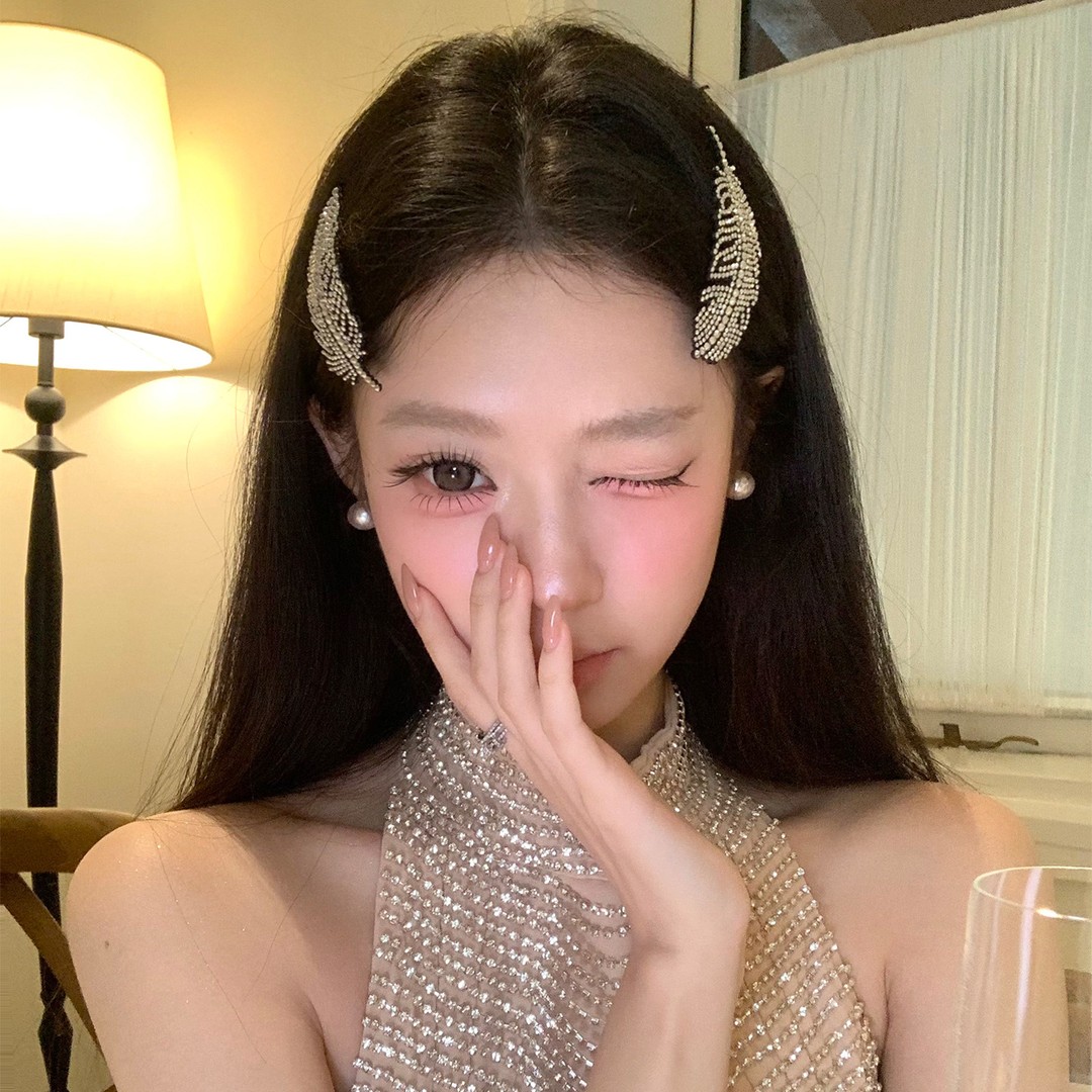 甜美轻奢水钻羽毛发夹女轻奢高级感侧边夹碎发刘海夹发卡发饰夹子