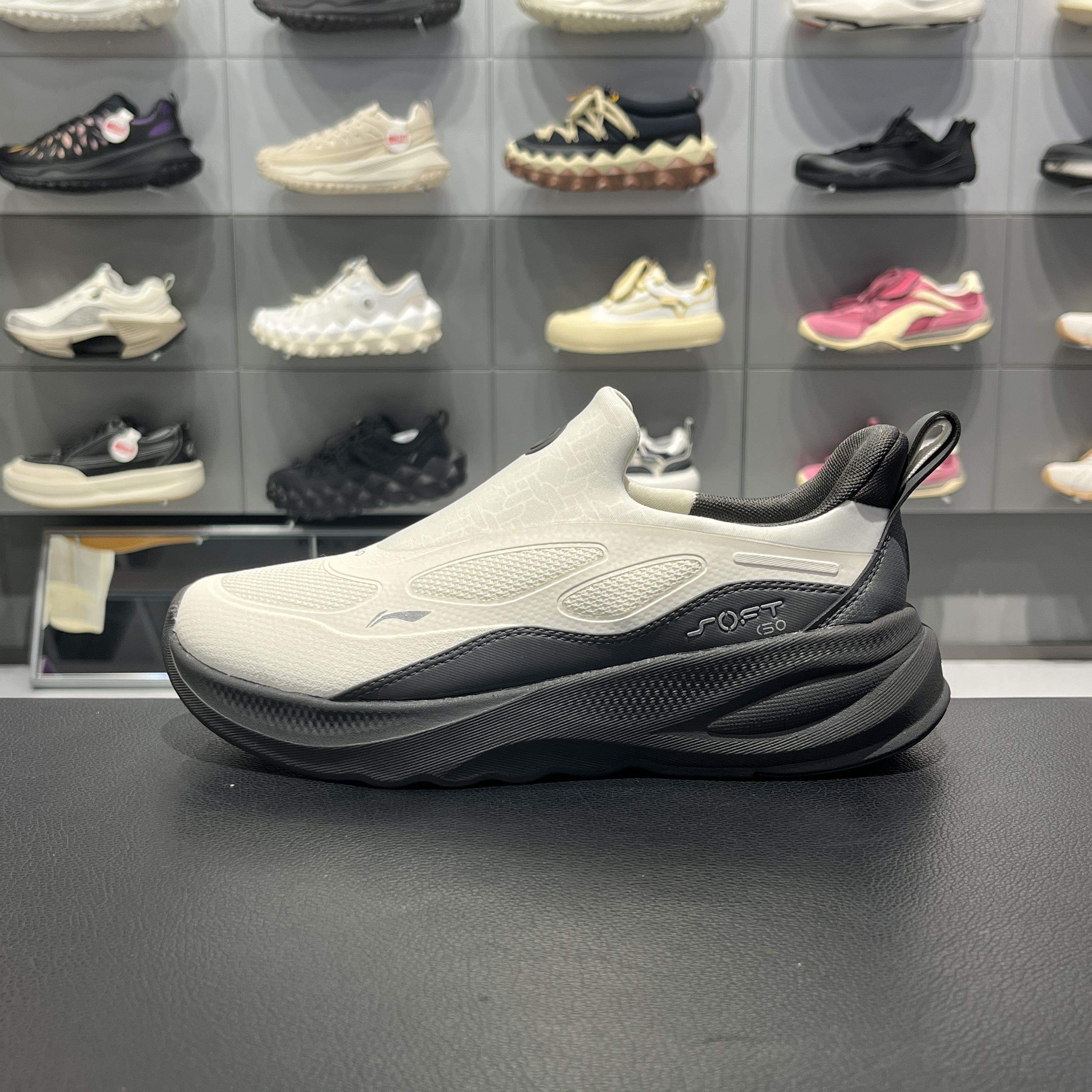 李宁2025年冬季新款女子运动鞋