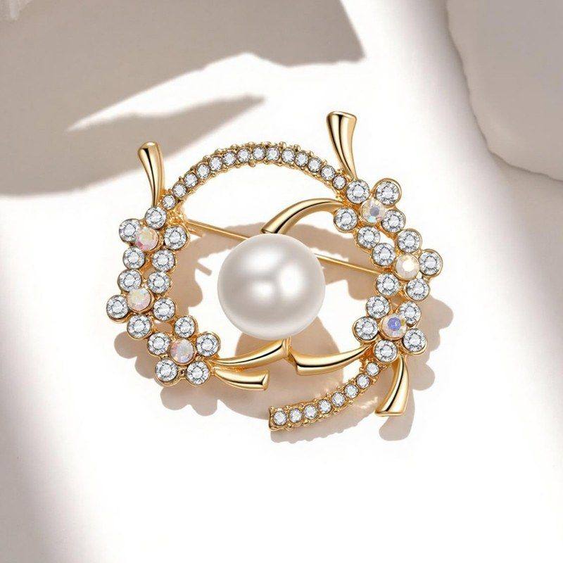创意设计精致珍珠胸花胸针女合金镶钻花环徽章别针服装包包配饰品,饰品/流行首饰/时尚饰品新,胸针,淘宝优惠券,粉丝福利购,淘宝优惠卷