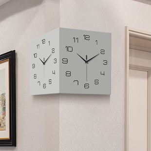 现代简约拐角时钟创意钟表挂钟客厅双面转角画网红静音壁灯2023新