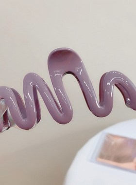 CandyColored Simple Wave Claw Clip Girls Dopamine BackofHead
