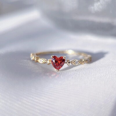 New Fashionable Ruby Ring Sweet Heartshaped Zircon Finger Ri