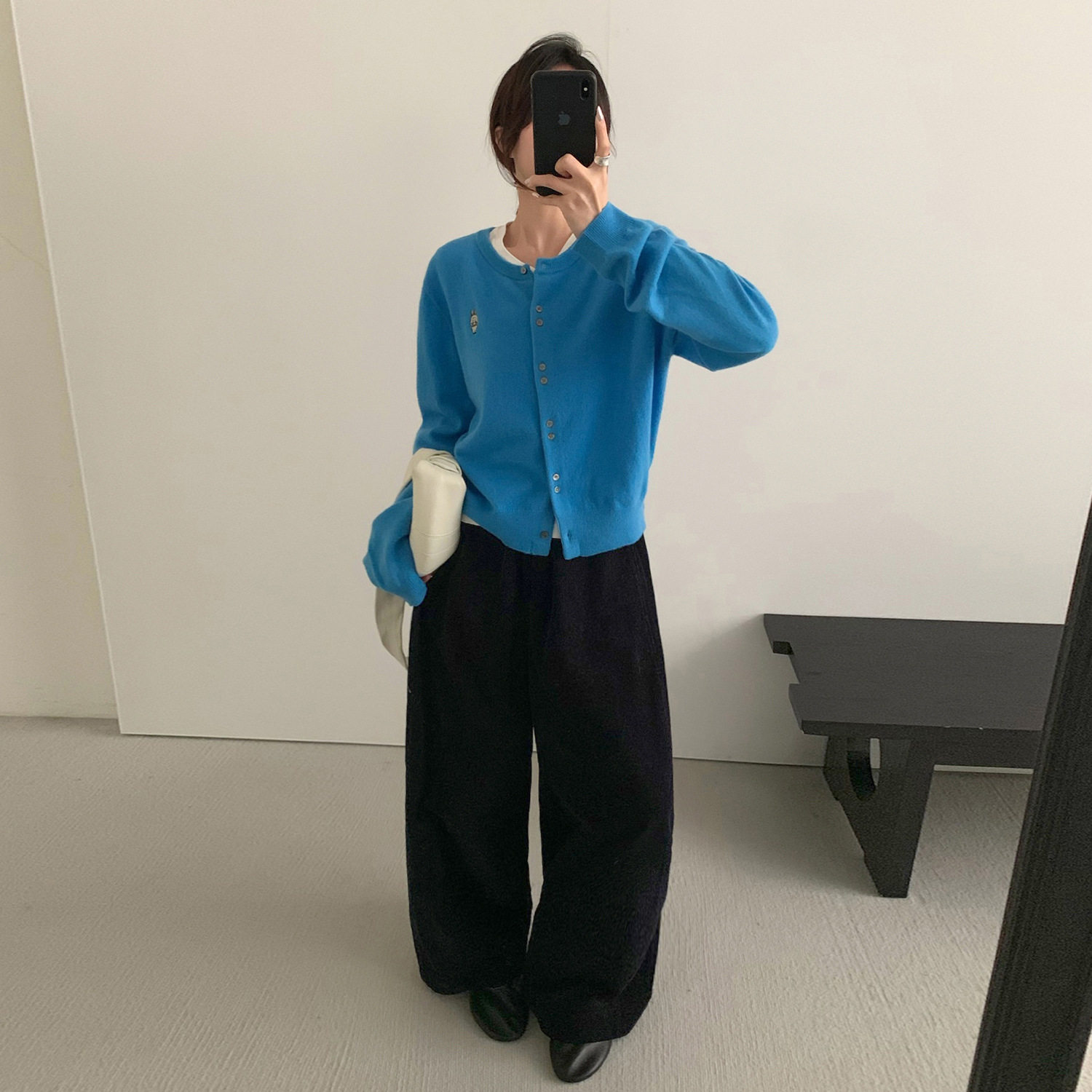 英国cherrykoko 韩系百搭小刺绣羊毛针织系扣显瘦开衫女秋冬
