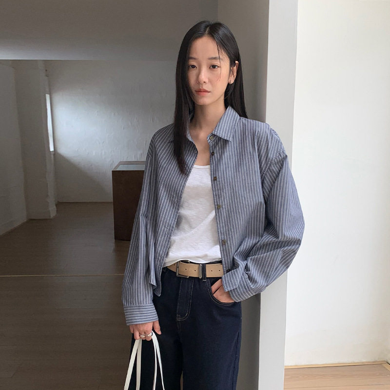 英国cherrykoko 通勤竖条纹百搭翻领衬衣女秋季宽松长袖系扣开衫