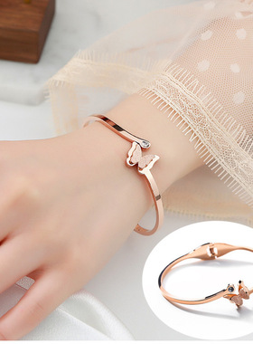 英国chrry koop18k玫瑰金磨砂蝴蝶手镯女钛钢不掉色简约手环活口