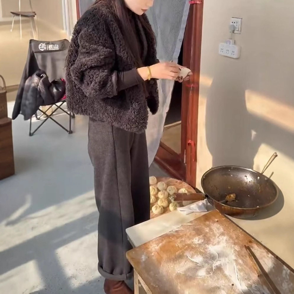 英国chrry koop冬季新款时髦洋气羊羔毛短外套休闲裤显瘦女