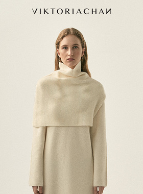 VIKTORIACHAN22/23秋冬成衣系列 不规则设计羊毛披肩高领套头衫
