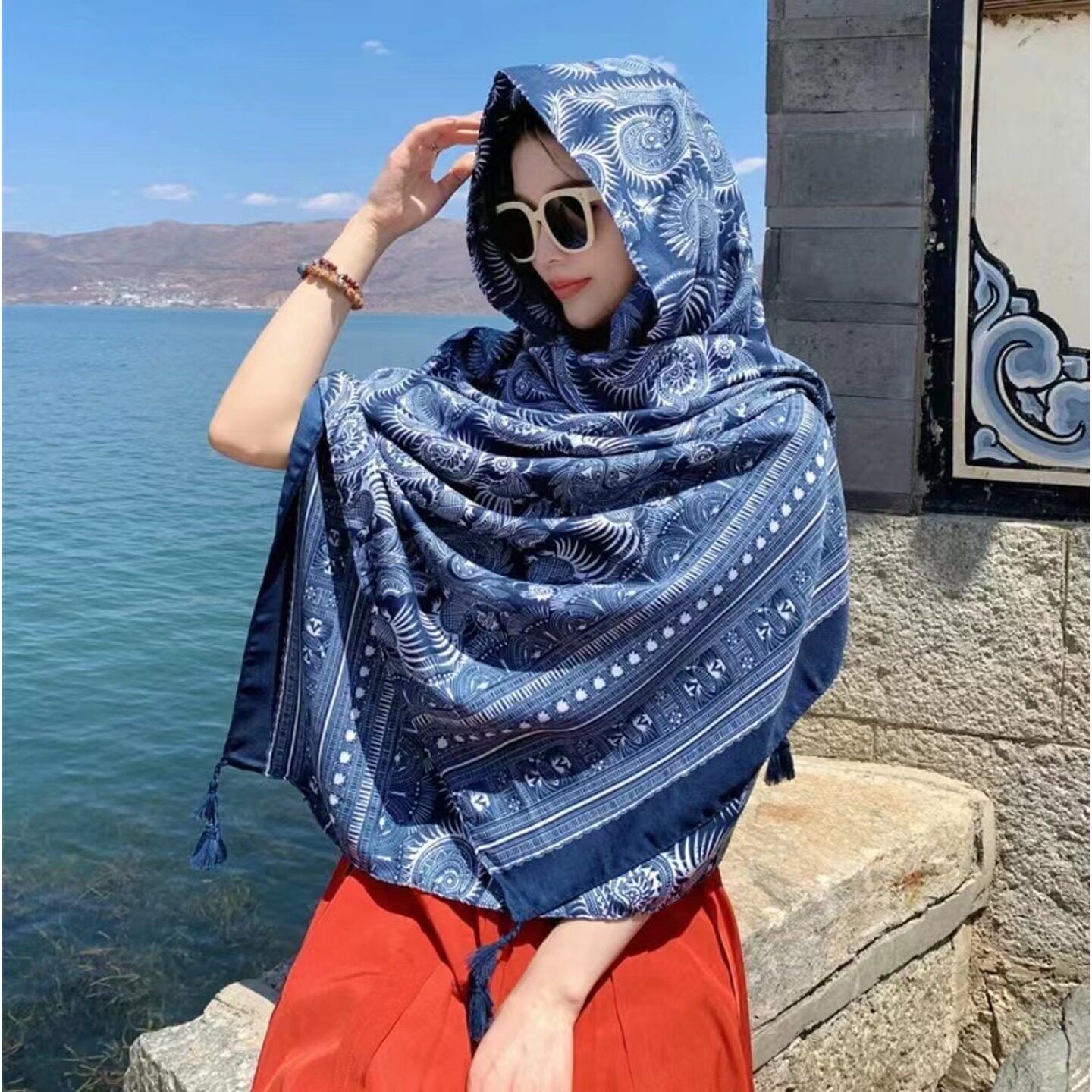 民族风披肩围巾防晒云南青海旅游穿搭丝巾海边防紫外线沙滩纱巾女