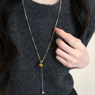 冬天毛衣链美拉德虎眼石长款女款2025轻奢高级感项链秋冬装饰配饰